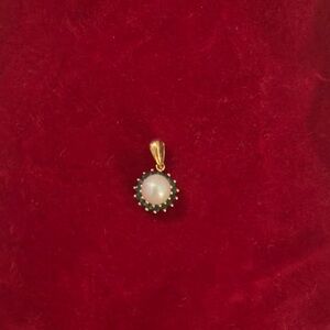 Elegant Gold, Pearl and Emerald Pendant